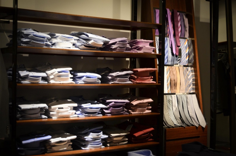 ecommerce-BAUDUEN-min_shirts_exhibition_shop_shopping_shelf_buy_business_clothing-940715